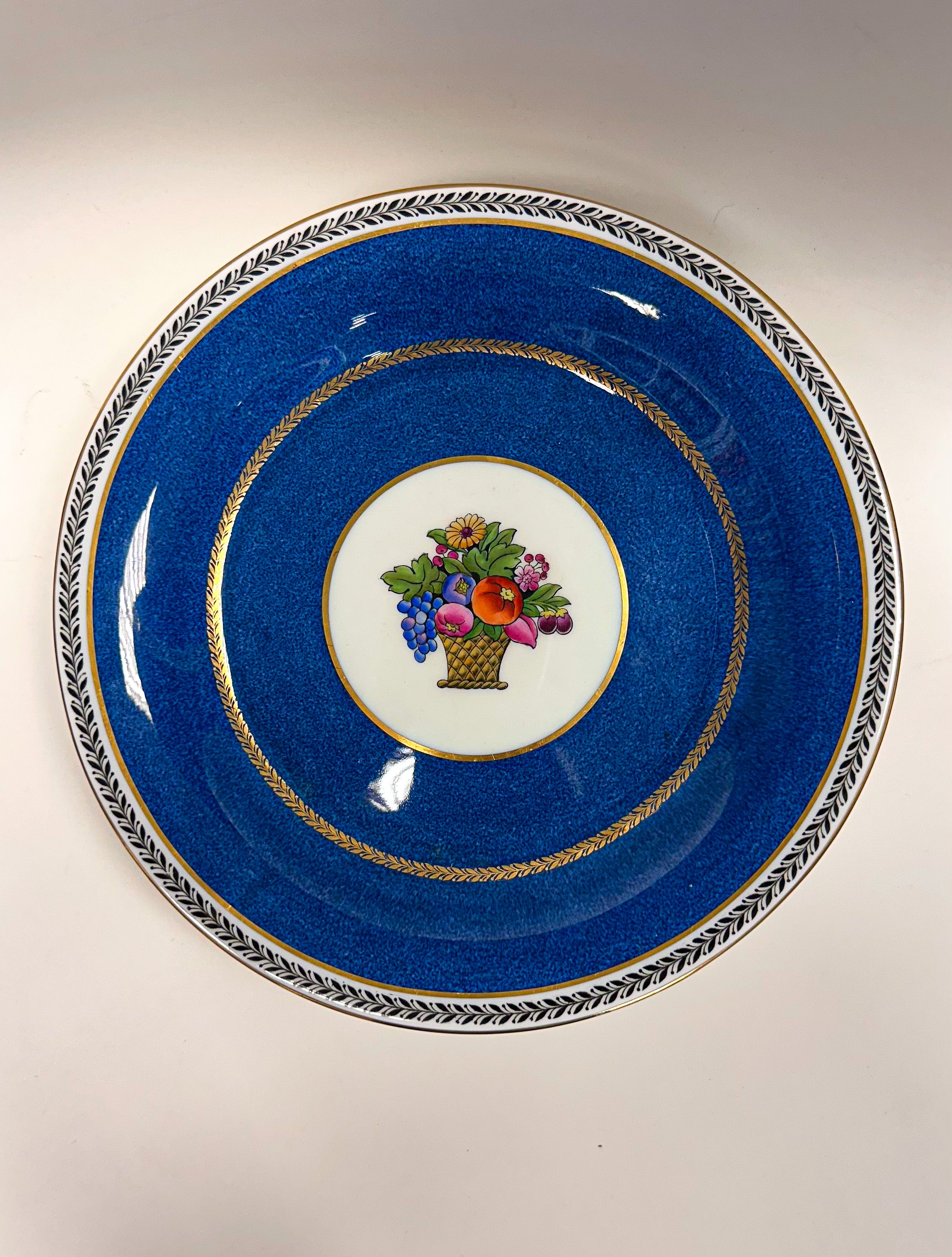 Set of 6 Wedgewood Hand Painted and Gilded Tea Plates